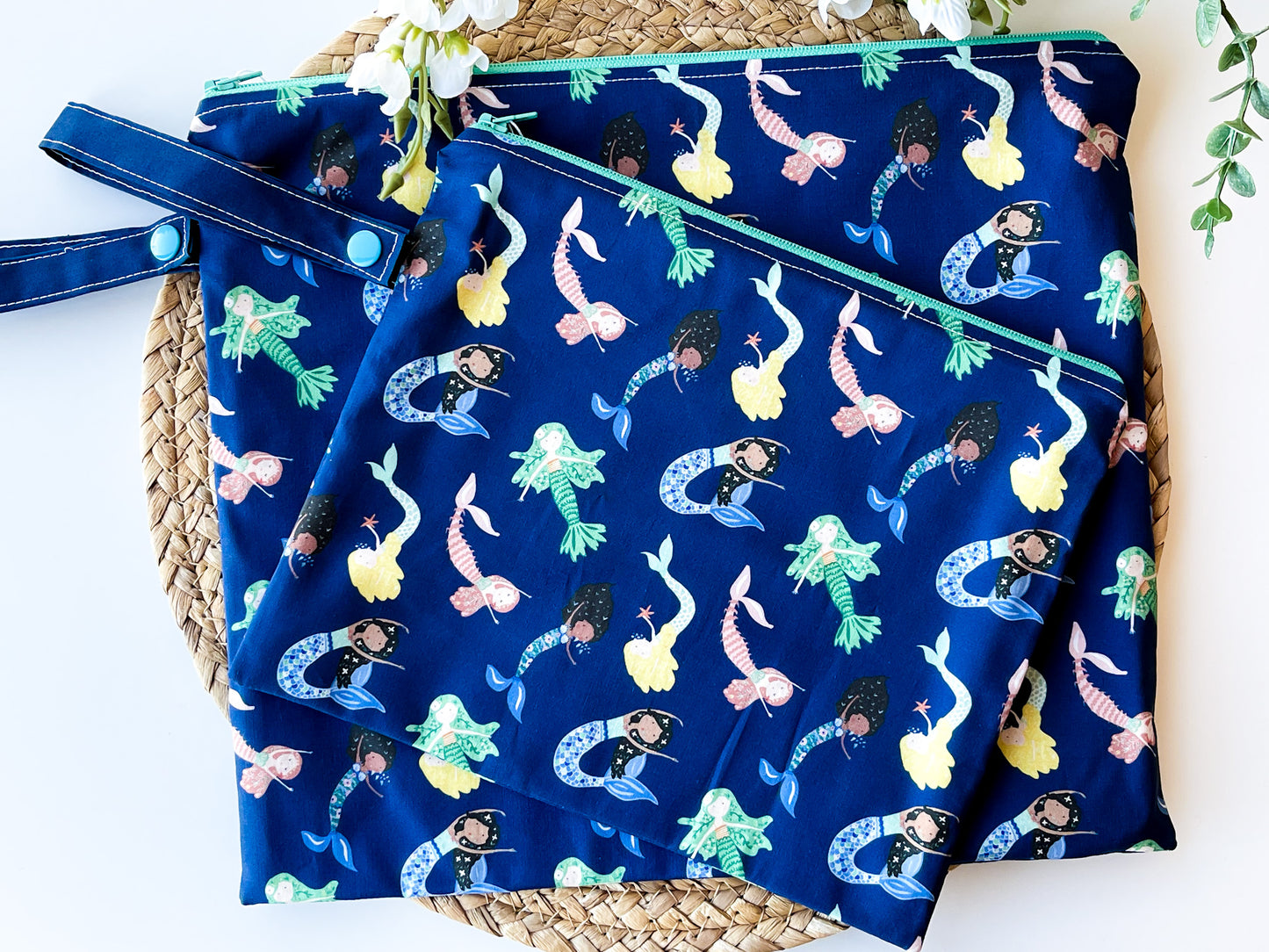 Mermaids in Deep Ocean Splash Sak